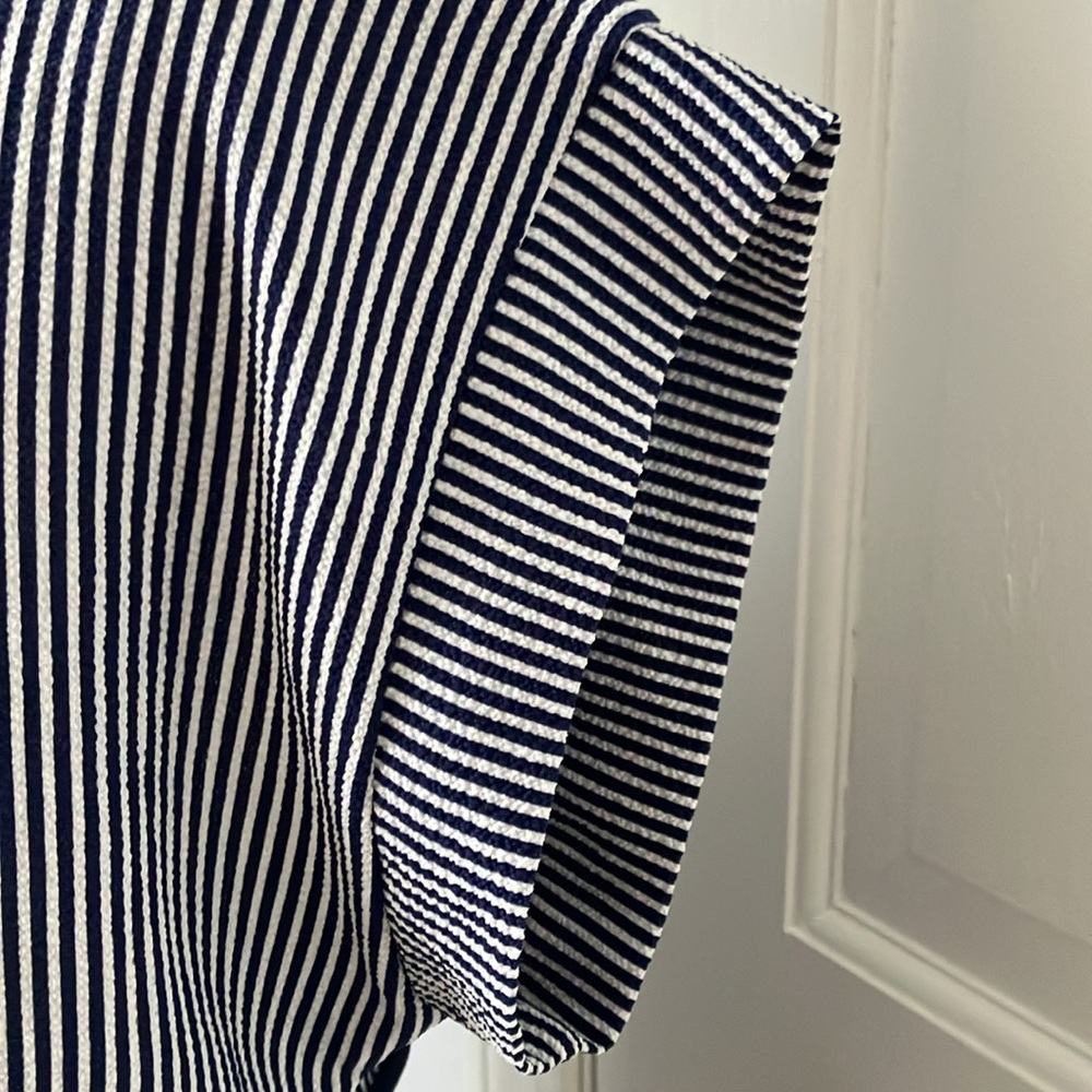 Flattering fitted blue and white peplum blouse top M EUC - Picture 9 of 14